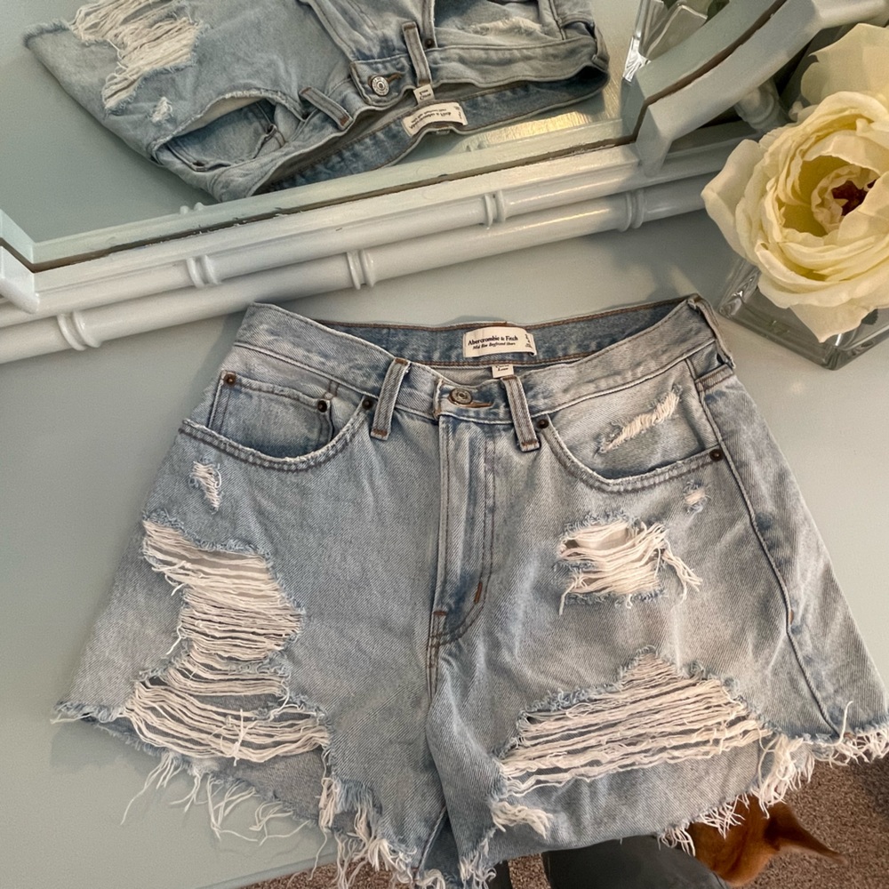 Abercrombie Curve Love Boyfriend Short